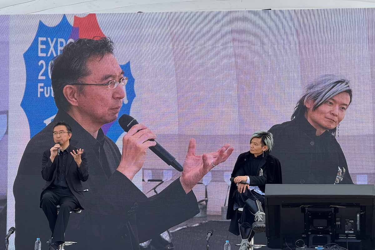 2025年 大阪・関西万博の開幕1周年イベントのトークショーをおこなった藤本壮介さん（左）とシグネチャーパビリオン「Better Co-Being」の宮田裕章プロデューサー