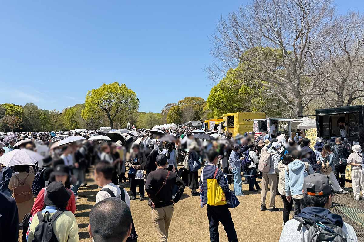 Food&Marketゾーンに集う来場者