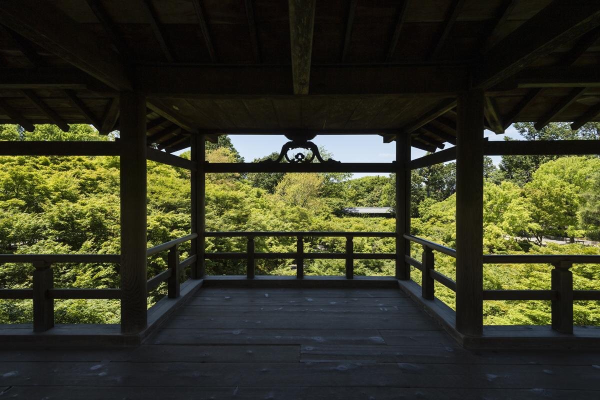 通天橋の眼下に約2,000本のもみじ紅葉が広がります「東福寺」（京都市東山区）
