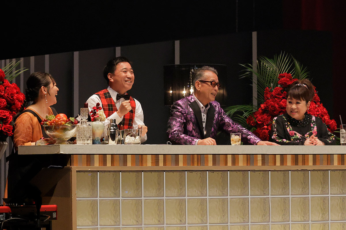 左から、谷元星奈アナウンサー（カンテレ）、月亭八光、円広志、天童よしみ（2026年4月・大阪市内）