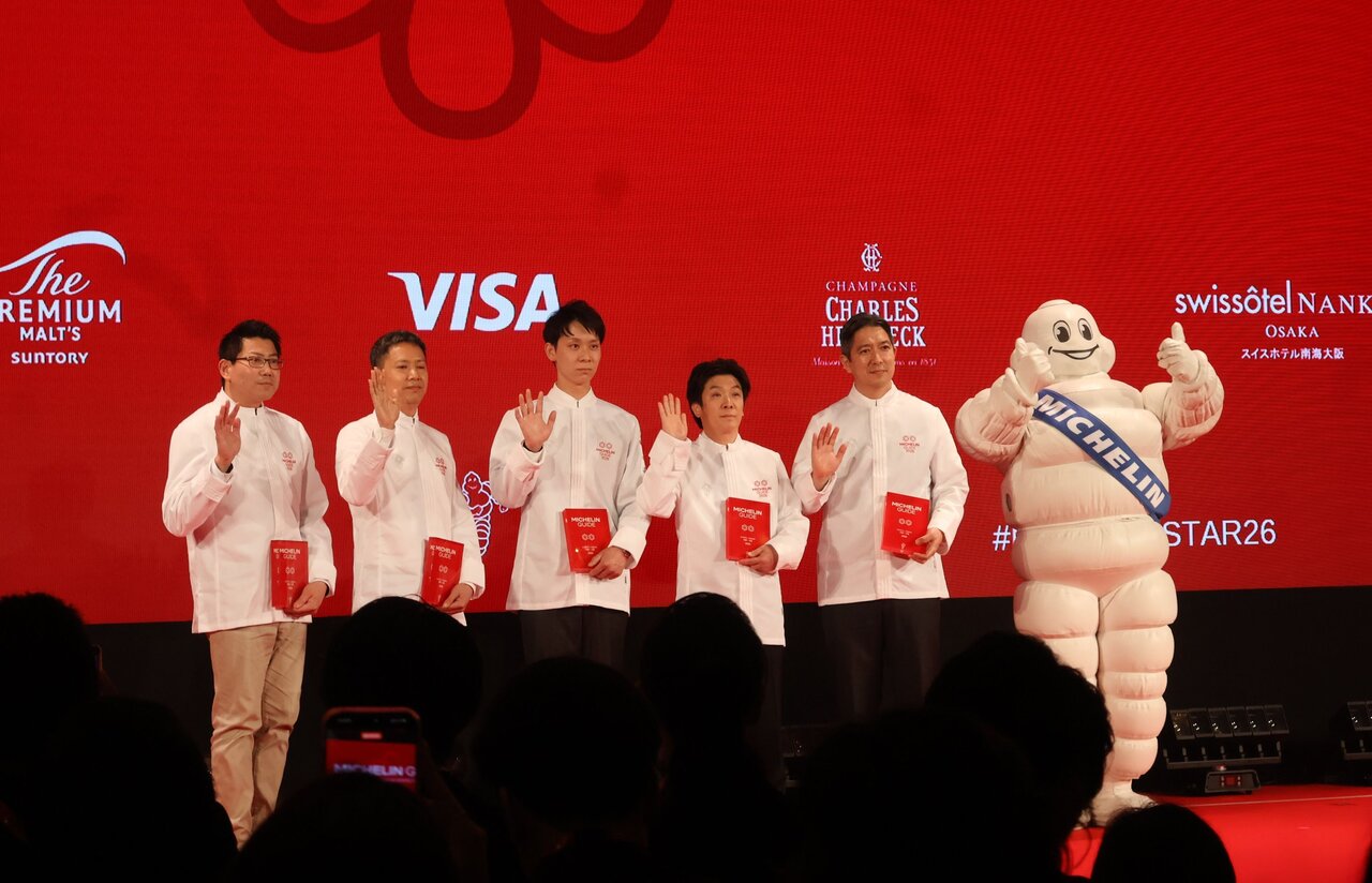 『ミシュランガイド京都・大阪2026』で新たに二つ星を獲得したシェフたち（４月23日、大阪市中央区）