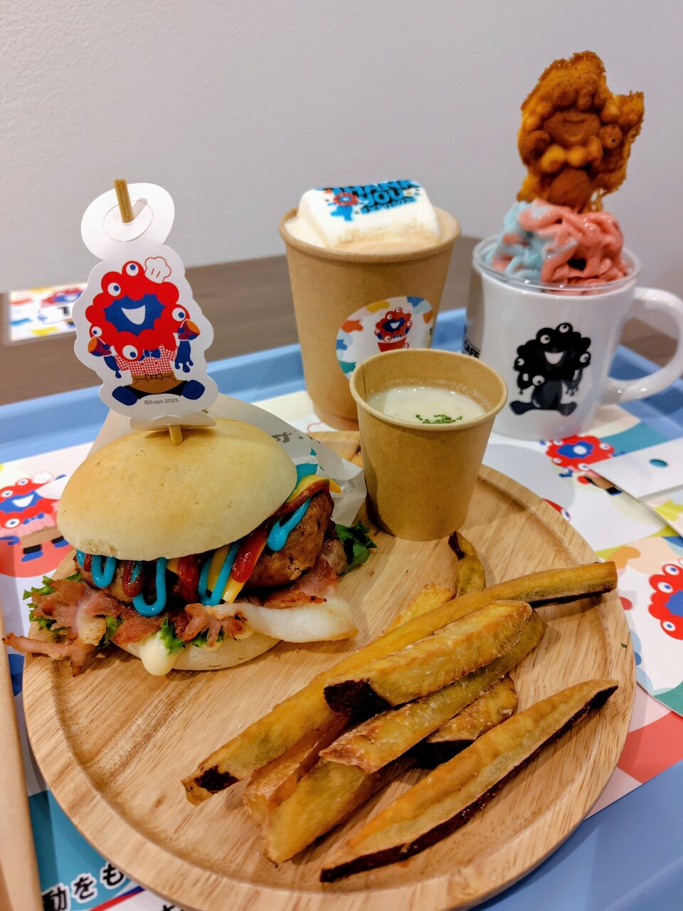 ガッツリ食べたい派は、「おいもバーガープレート」（４月27日、大阪市北区）