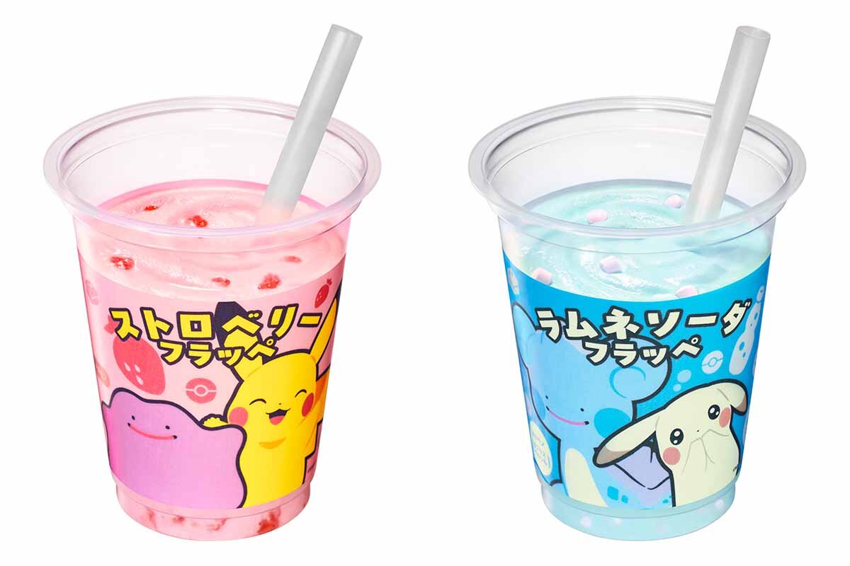 メタモンとピカチュウがデザインされた「ファミリーマート」の「ストロベリーフラッペ」（左）、「ラムネソーダフラッペ」（ともに360円）