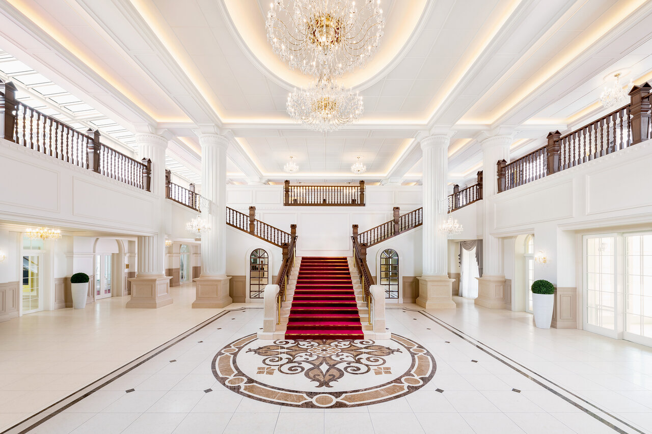 宝塚ホテルのロビー