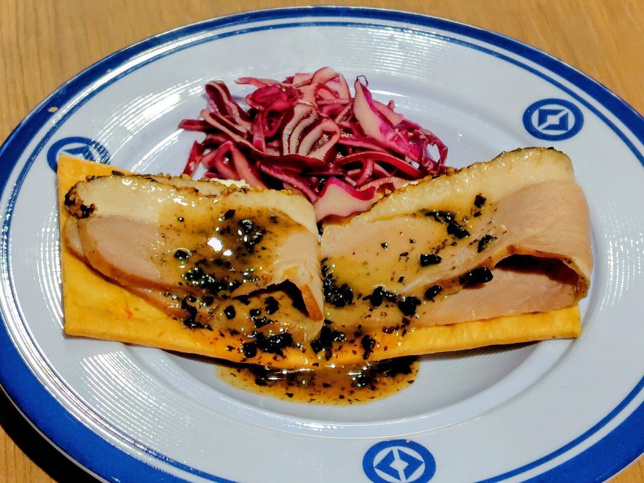 ハンガリー料理「鴨のロースト トリュフソース」（５月13日、大阪市中央区）