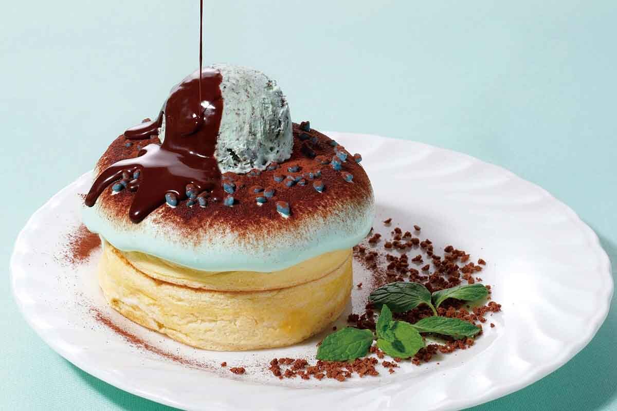 「さかい珈琲」の「チョコミントパンケーキ」（1,580円）