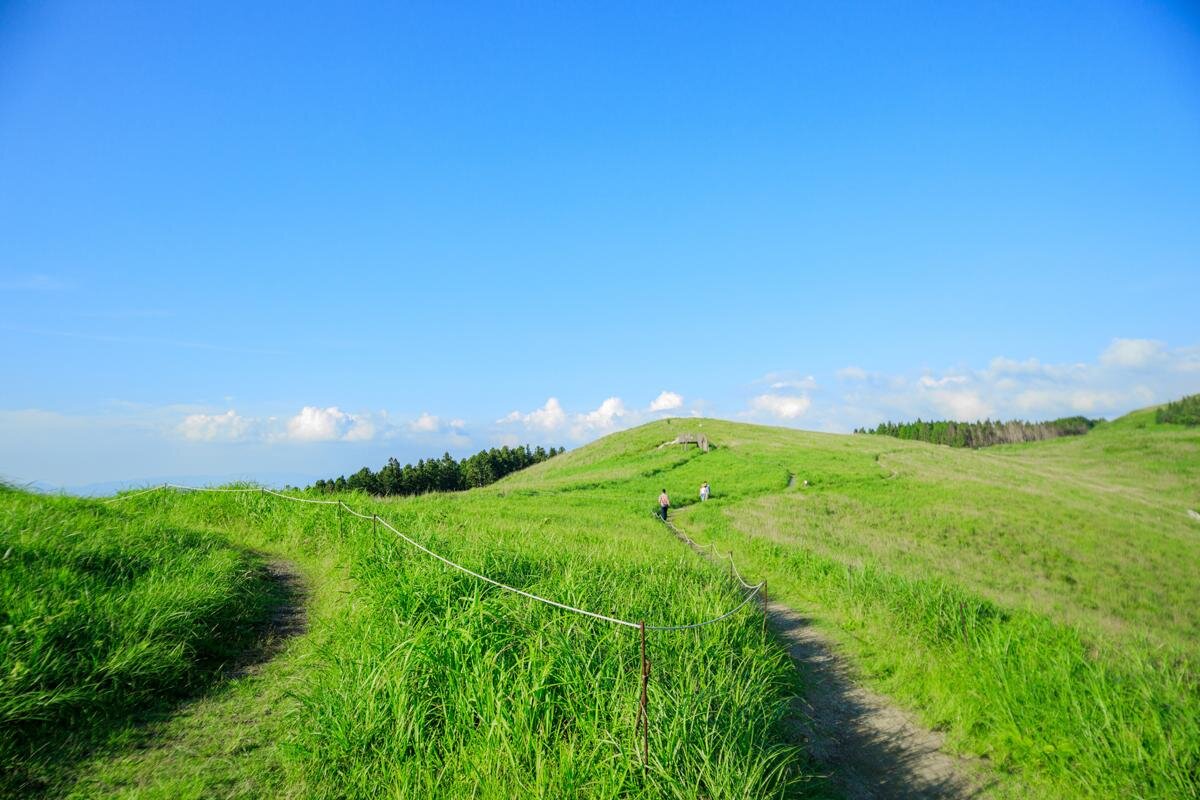 パノラマの景色が広がる「生石高原」（和歌山県紀美野町）