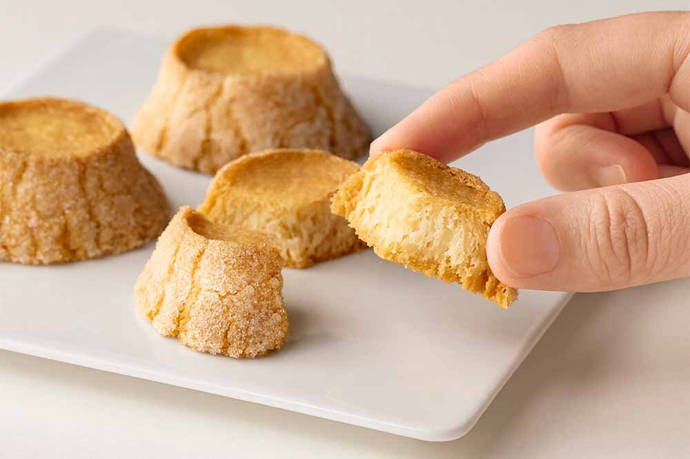 “なだれとろけ製法”で作られる「バターステイツクッキー」
