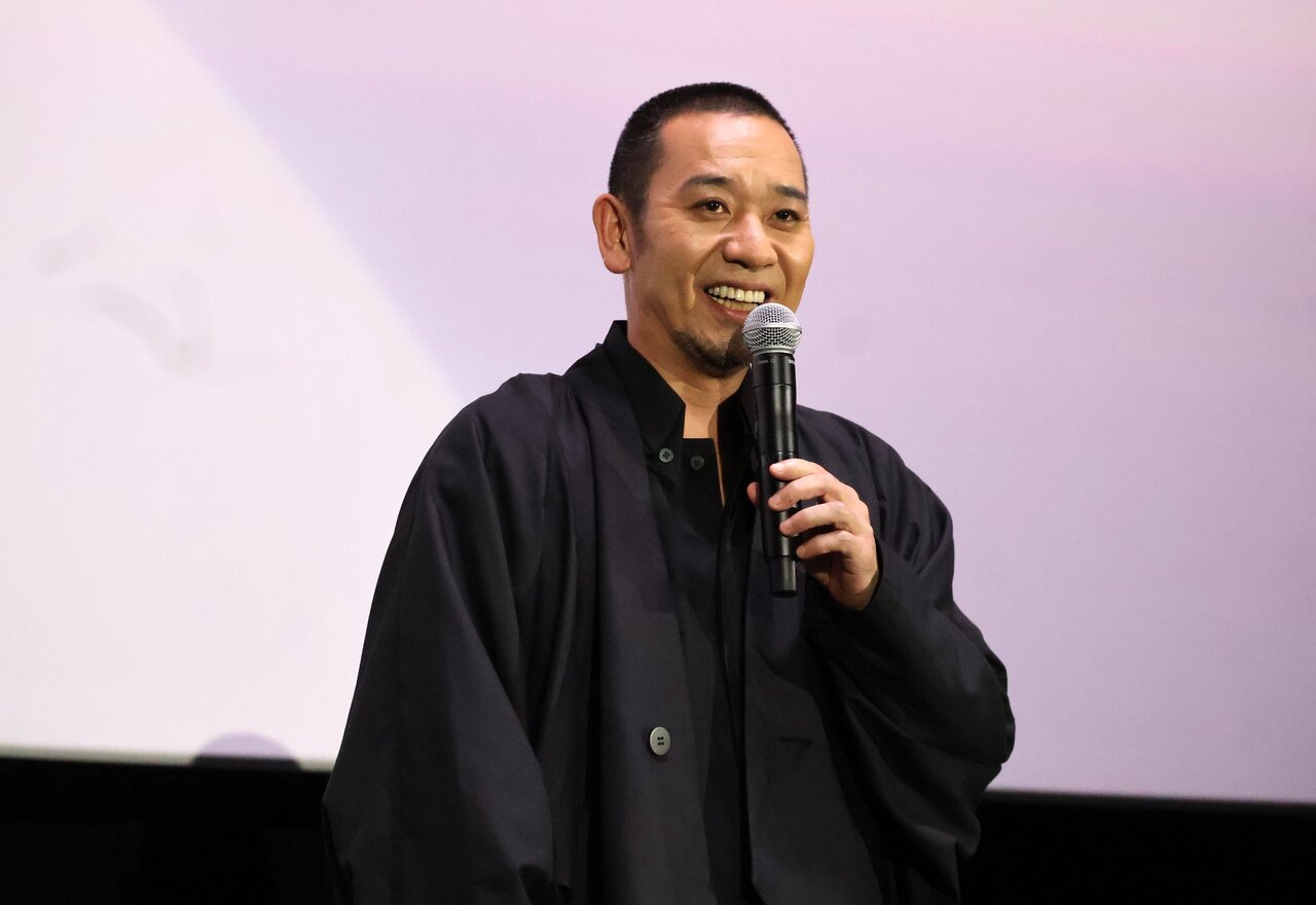 撮影を振り返る大悟さん（５月30日、大阪市北区）