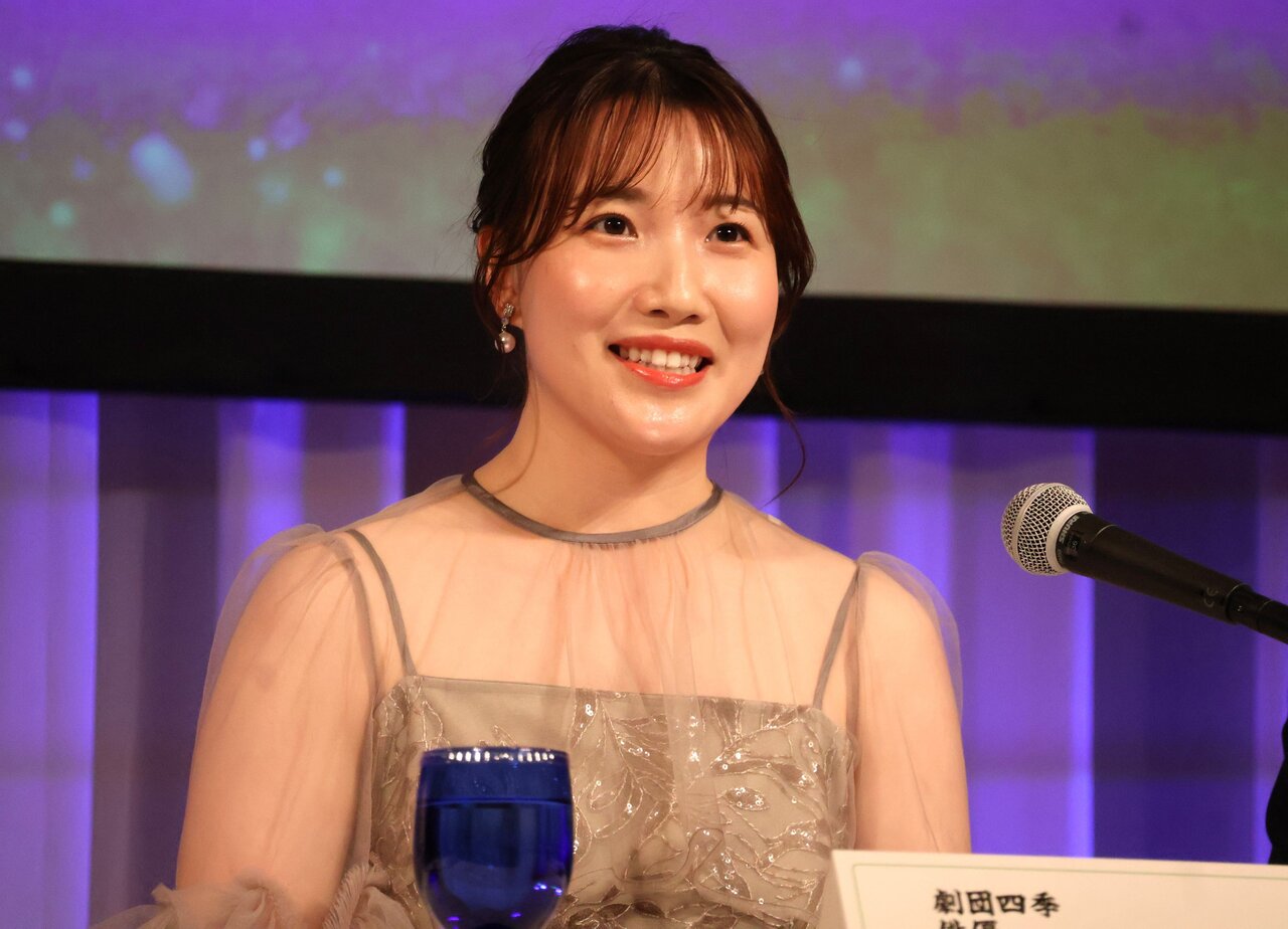 エルサ役の中原詩乃さん（６月１日、大阪市北区）
