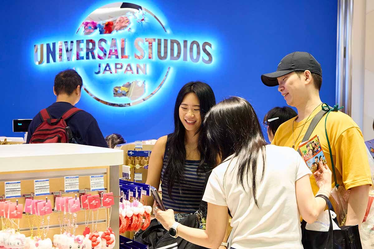 オープン初日の店内の様子