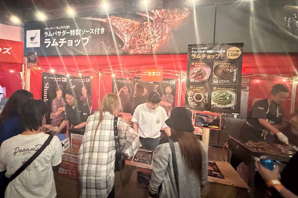 ラム肉の魅力を発信する食のプロ集団による「ラムバサダー」が出店（2026年6月5日撮影・大阪市北区）