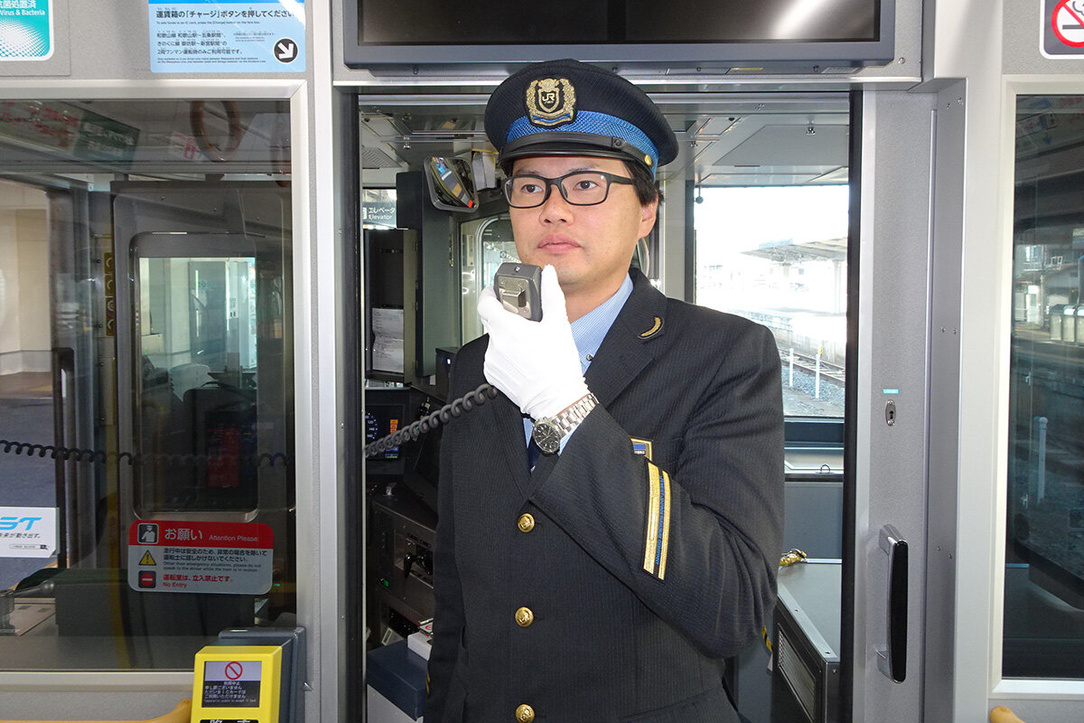 実際の列車に乗り込んでの車内放送も体験できます（イメージ）