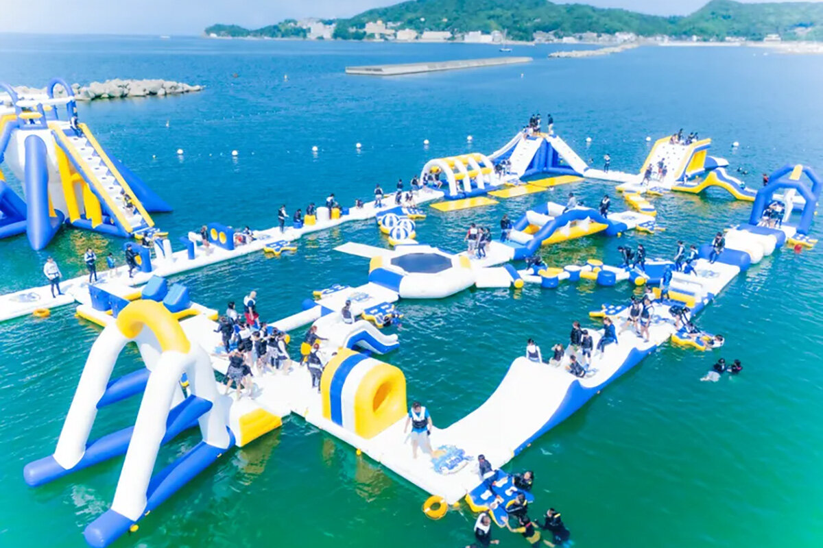海上アスレチック「AQuaLooP（アクアループ）」（2025年開催時の様子）