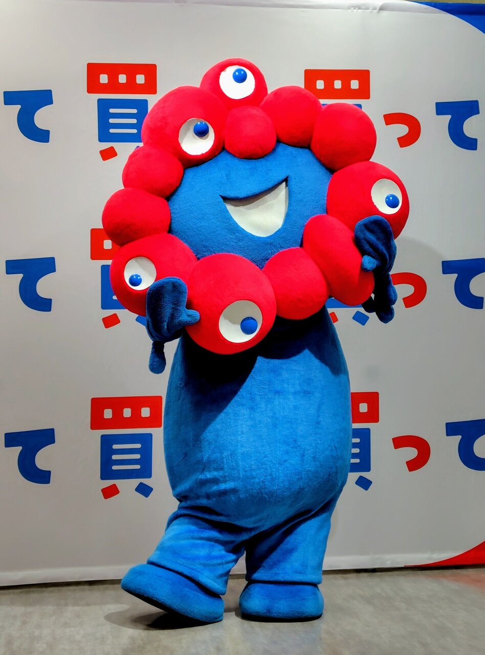 大阪・関西万博の公式キャラクターのミャクミャク（2026年１月、大阪市）