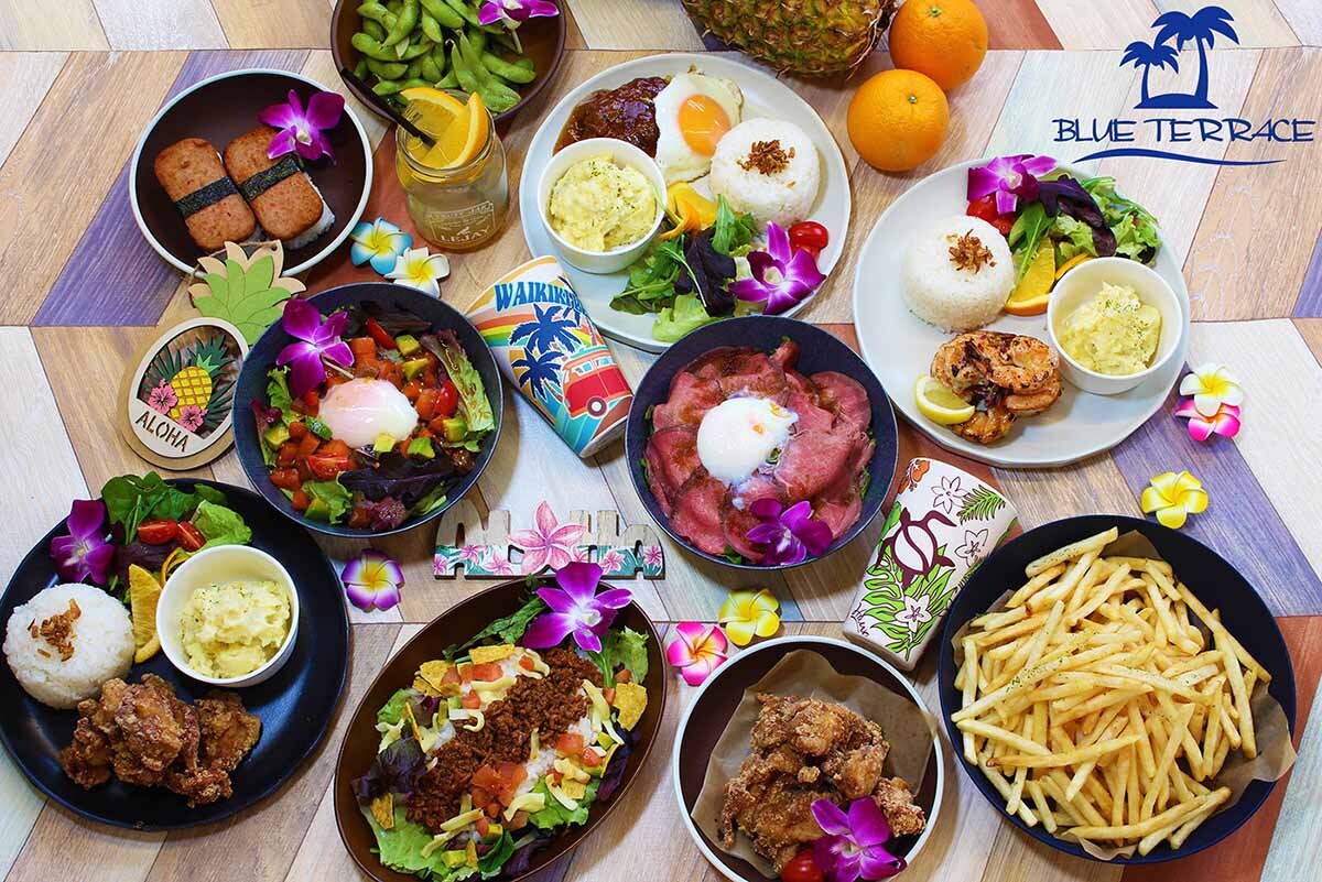エリア内にあるオーシャンビューカフェ「BLUE TERRACE」のメニューイメージ