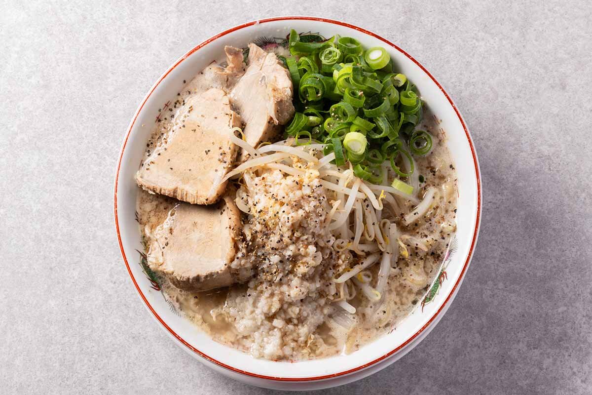 ガッツリ派にも応える二郎インスパイア系ラーメン「エディ郎」（1,200円）