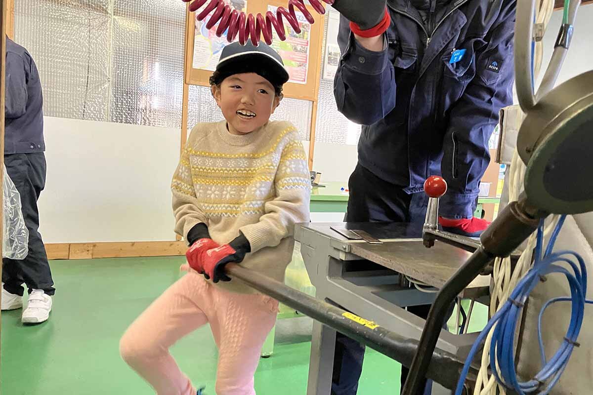 ゴム製品が出来るまでを工場見学できる「高石工業」