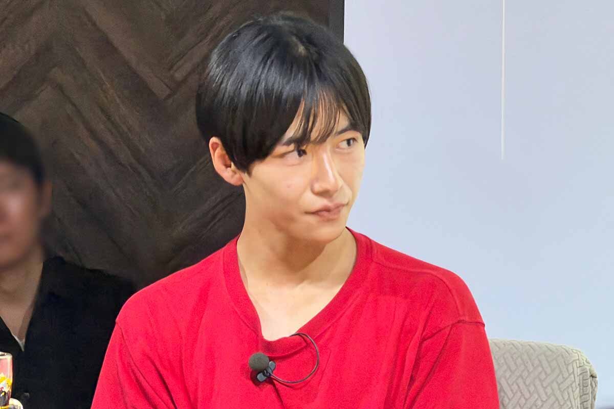 辛かった時期を思い出し、一瞬沈んだ表情をする場面も（2026年7月、大阪市北区）