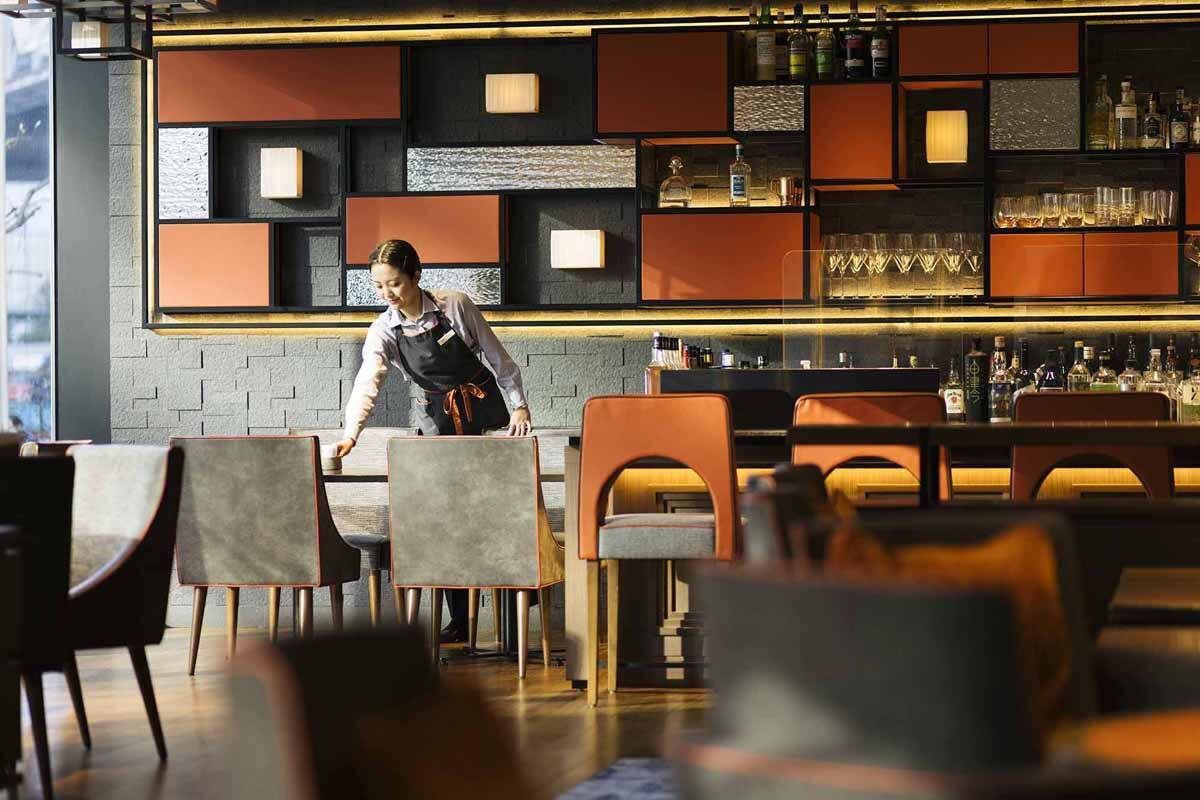大阪駅近でゆったりと過ごせるカフェ＆バーです「ヒルトン大阪　MYPLACE」（大阪市北区）