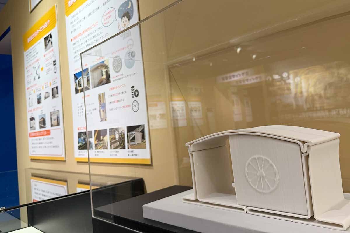 世界初の3Dプリンター駅舎となった和歌山県・初島駅の駅舎模型（2026年7月・京都鉄道博物館）