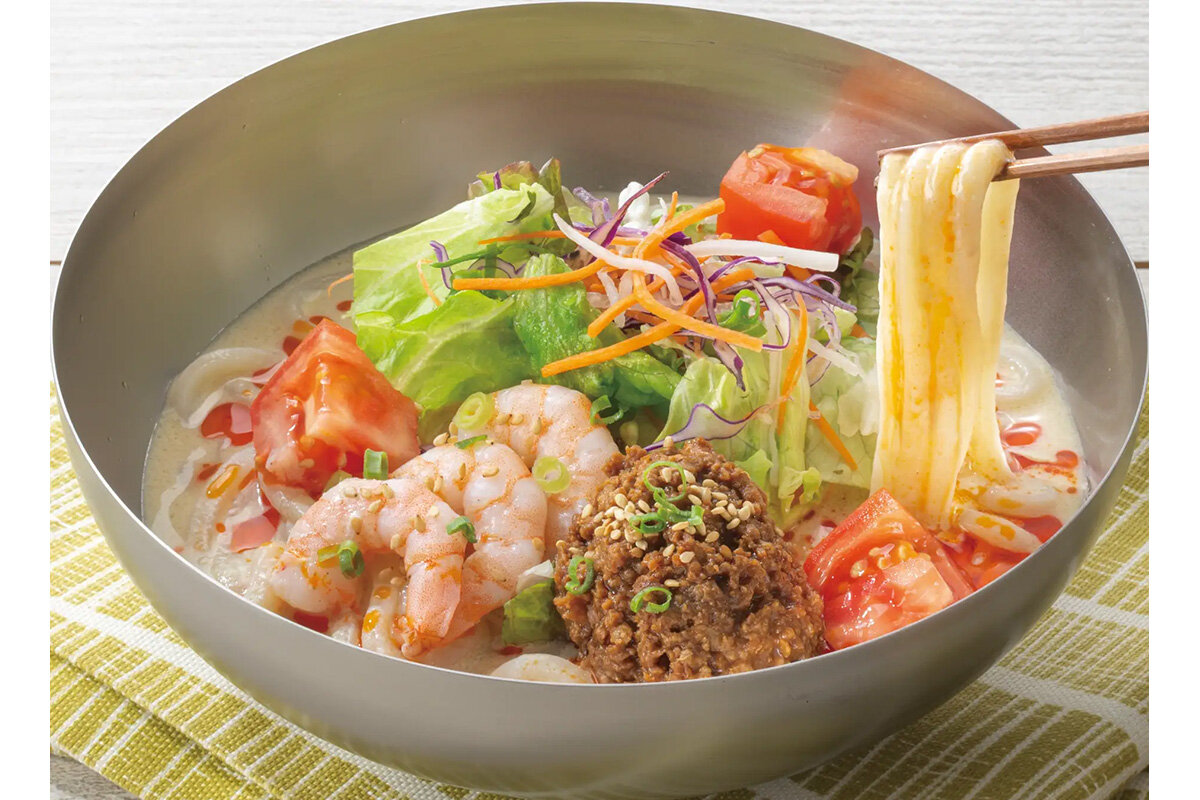 ガスト「胡麻香る冷やし豆乳担々うどん」（934円～999円）