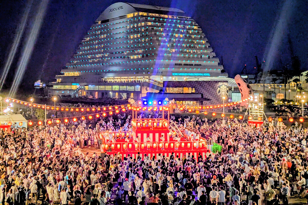 日本最大級と称される『こうべ海の盆踊り』（メリケンパーク、神戸市中央区）