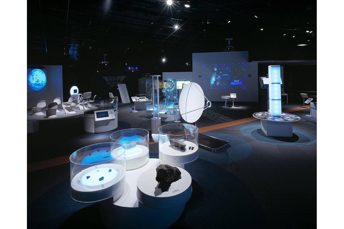 展示室4階では、宇宙の姿と原理を、CGと実験装置で紹介「姫路科学館」（兵庫県姫路市）