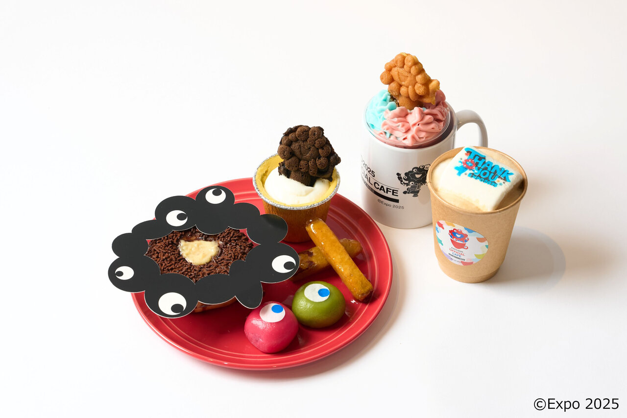 「らぽっぽ特製　黒ミャクミャクドーナツプレート」（4,950円）  ⒸExpo 2025