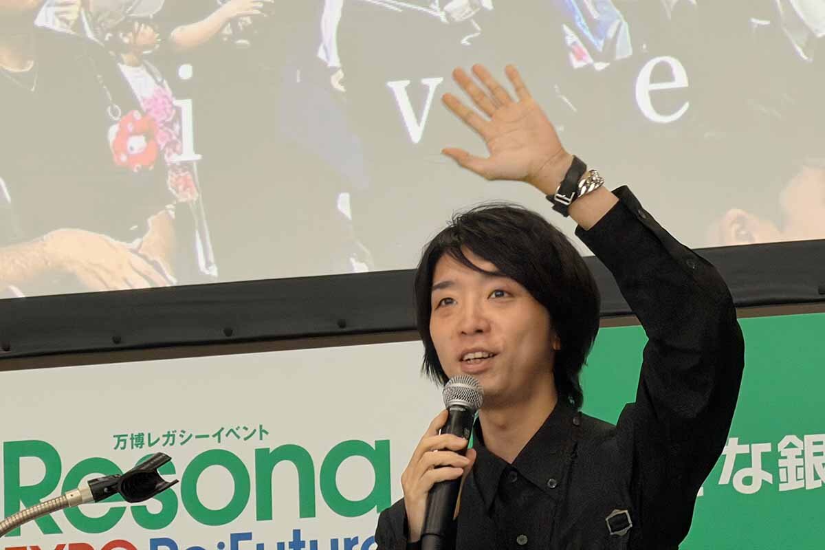 「ヌルヌル来た人?」と問いかけて、たくさんの挙手に喜ぶ落合陽一氏（2026年8月・ATCホール）