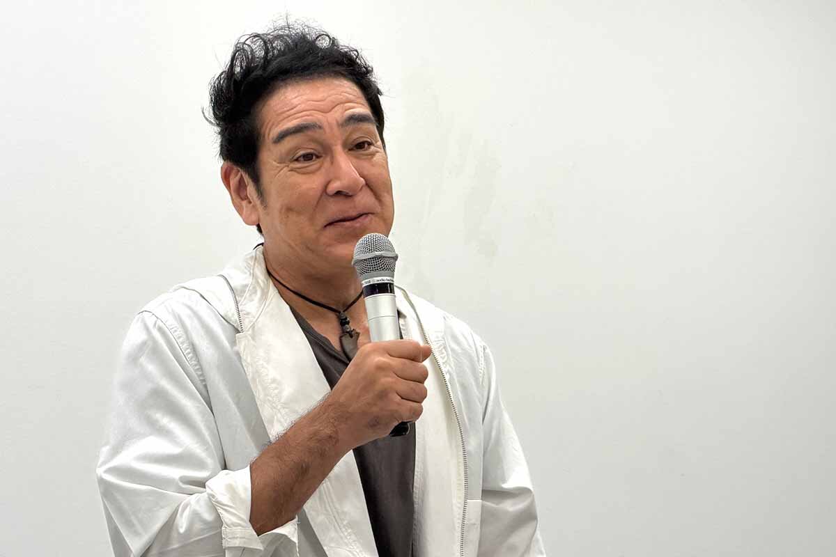 あまりの反響に少し戸惑いの表情も見せた宇梶剛士（2026年8月・大阪市内）