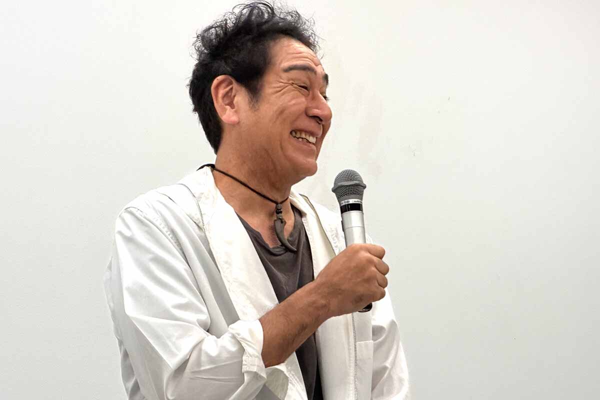 若手俳優らに期待を寄せる宇梶剛士（2026年8月・大阪市内）