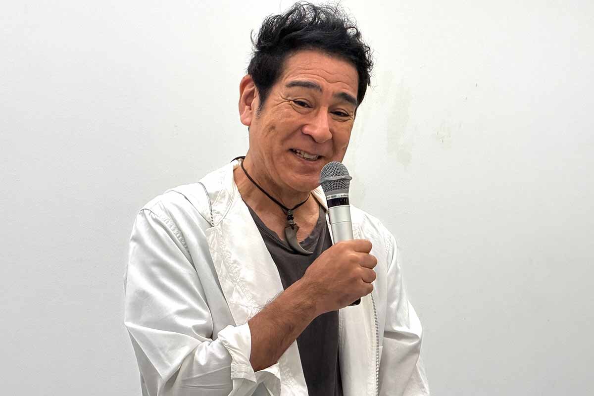 「ゆっくり生きるのもいいじゃないですか」と話す宇梶剛士（2026年8月・大阪市内）