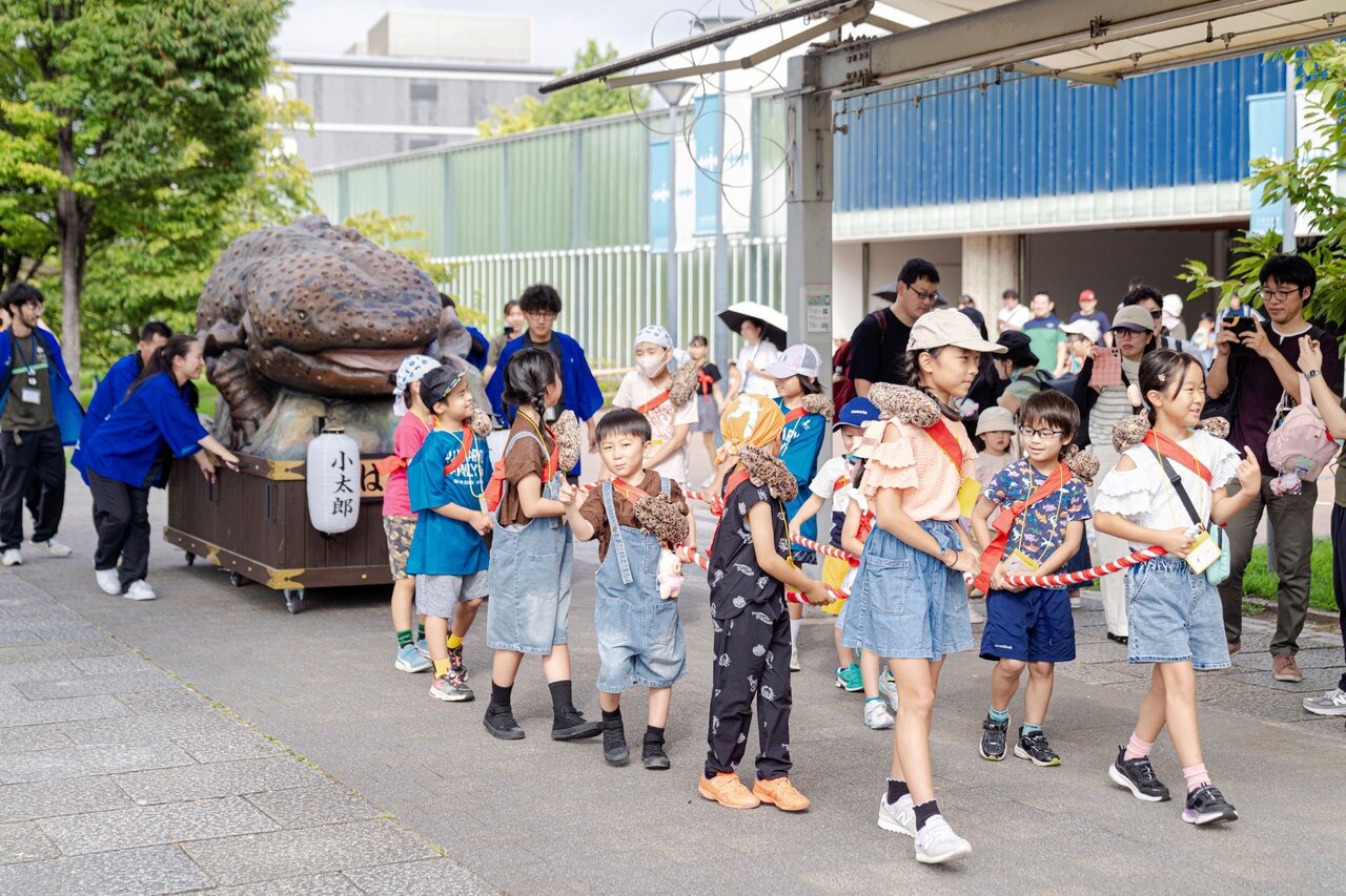 昨年の山車引きの様子（京都水族館提供）
