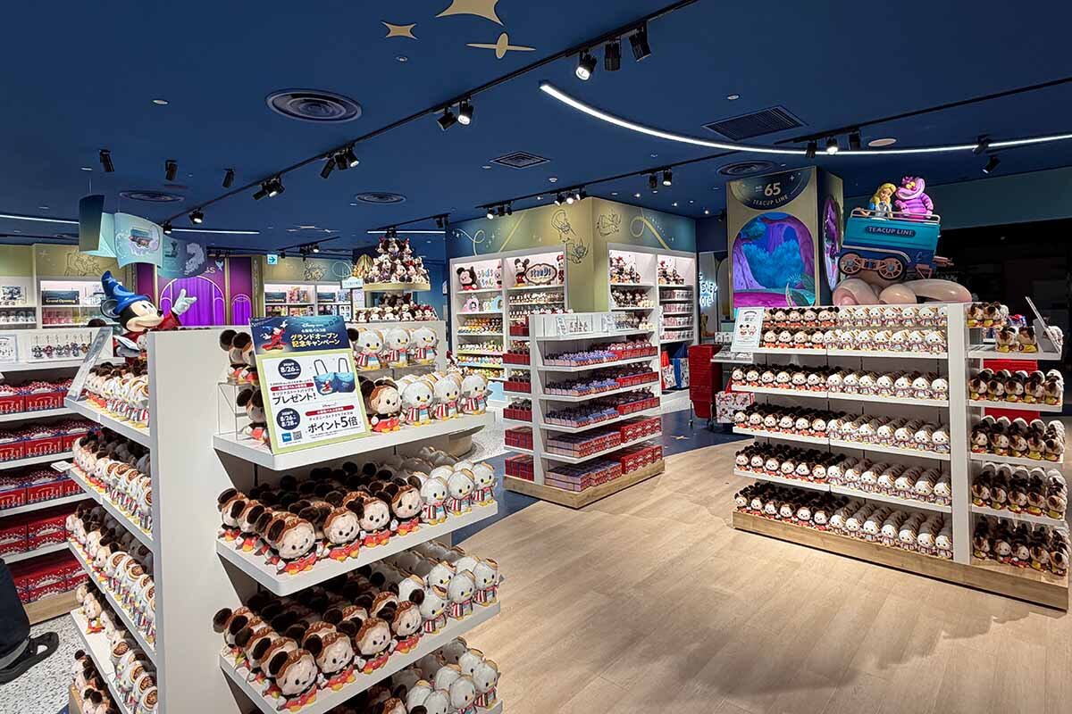 売場面積が93坪（約307平米）となる「ディズニーストア 心斎橋パルコ店」の店内（2026年8月・心斎橋パルコ）