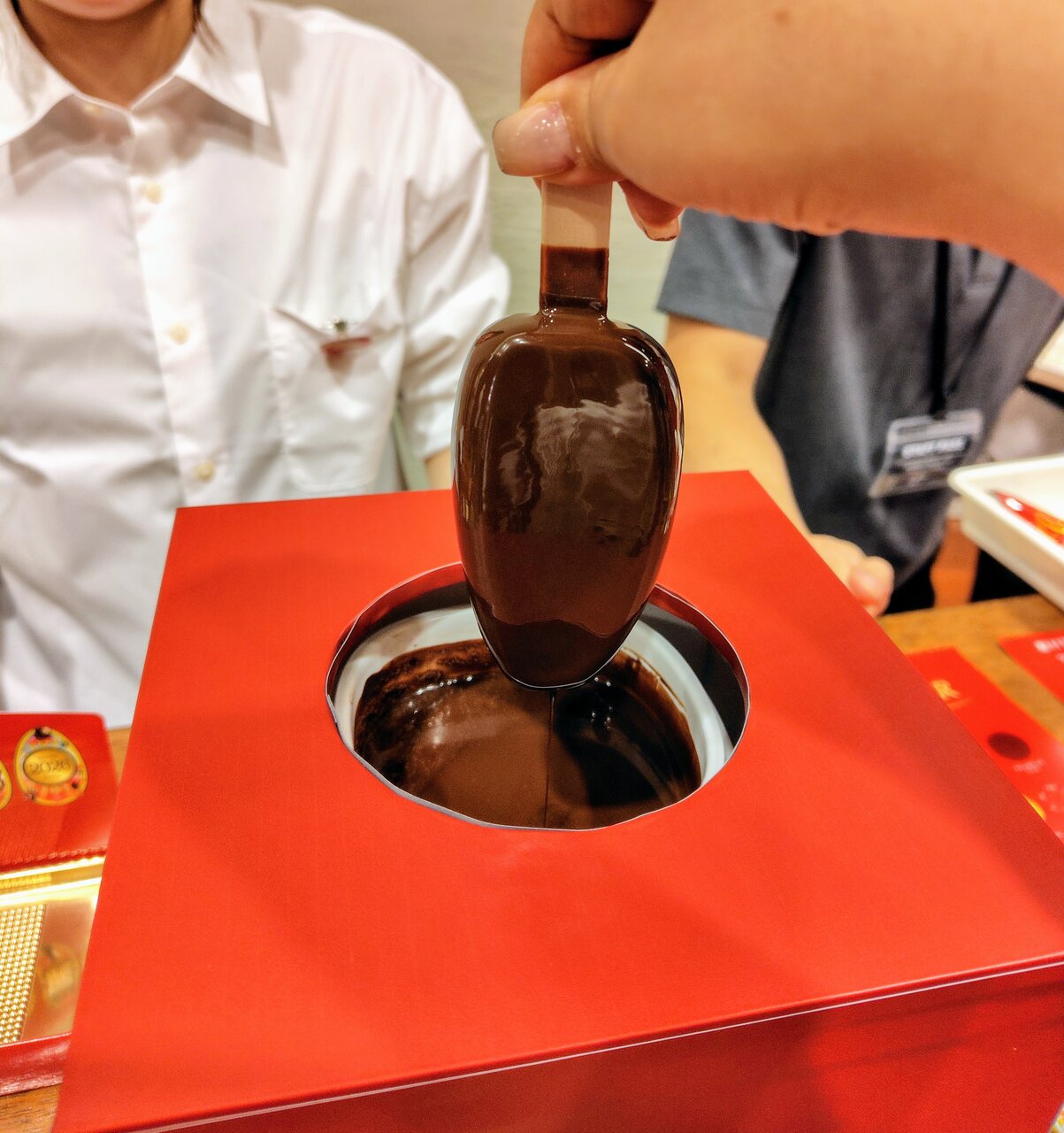禁断のチョコ二度づけ（９月８日、大阪市中央区）