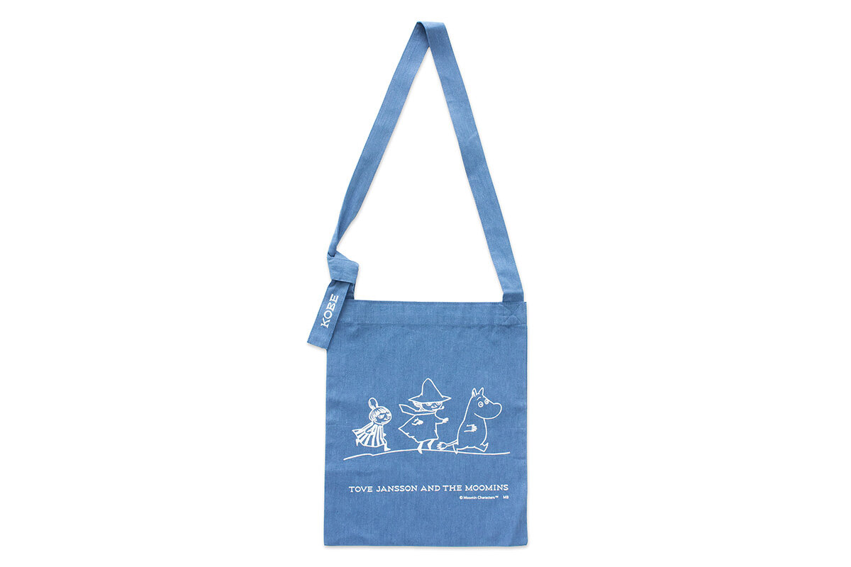 神戸会場限定のサコッシュ © Moomin Characters™