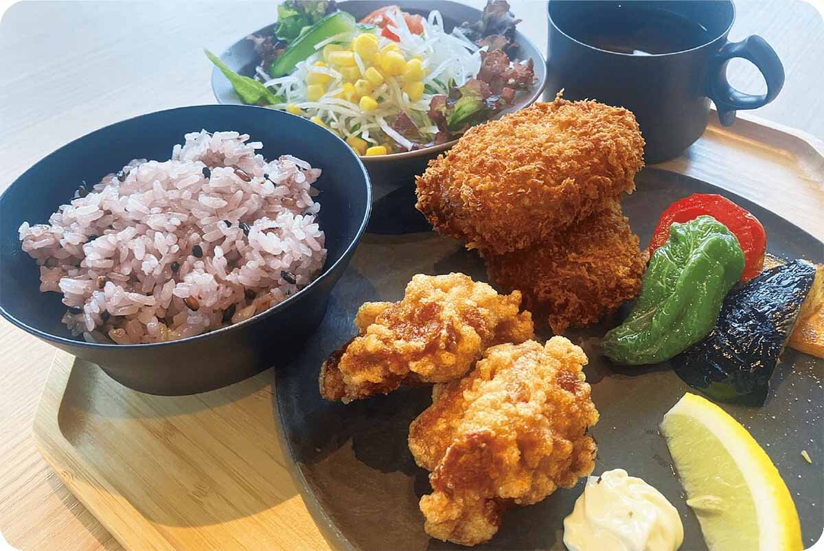 古代米御飯を使った「石舞台テラス」のランチメニュー例