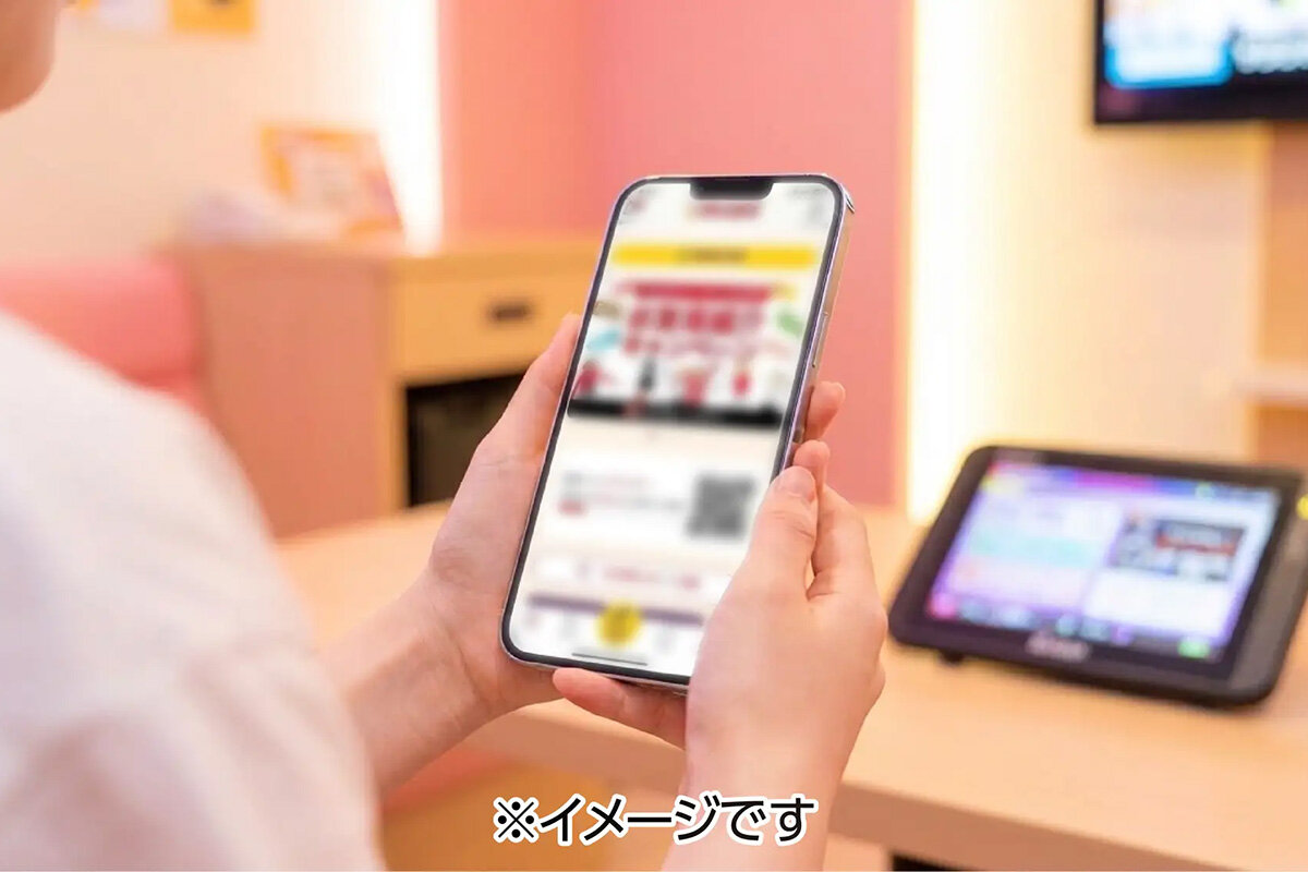 受付や精算は、無人受付精算機やジャンカラ公式の予約・精算アプリ「すぐカラ」でスムーズに行えるセルフ型を採用