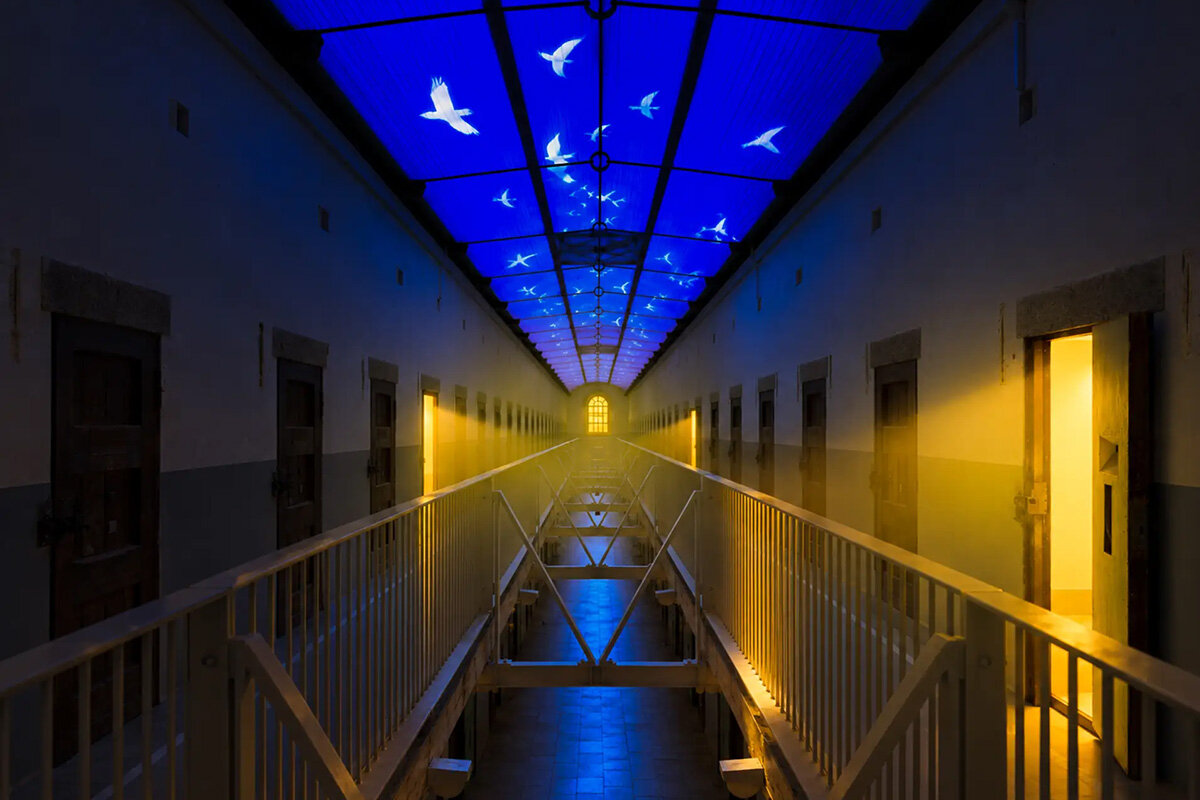 「奈良監獄ミュージアム」（奈良県奈良市）で開催される、期間限定の『PRISON BY NIGHT : Light & Echoes』