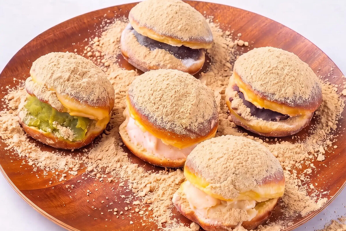 もっちりとのびるお餅と濃厚なあんこ、た香ばしいきなこのハーモニーが絶品「名物きなこまみれ」