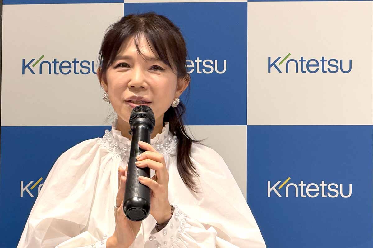 新ブランド「堂島ミルク」について説明する金美花社長（2026年10月、あべのハルカス近鉄本店） 