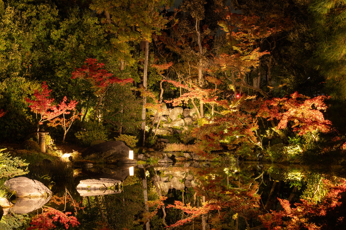 池に映る紅葉の景色が楽しめます「無鄰菴」（京都市左京区）／©植彌加藤造園 撮影：相模友士郎