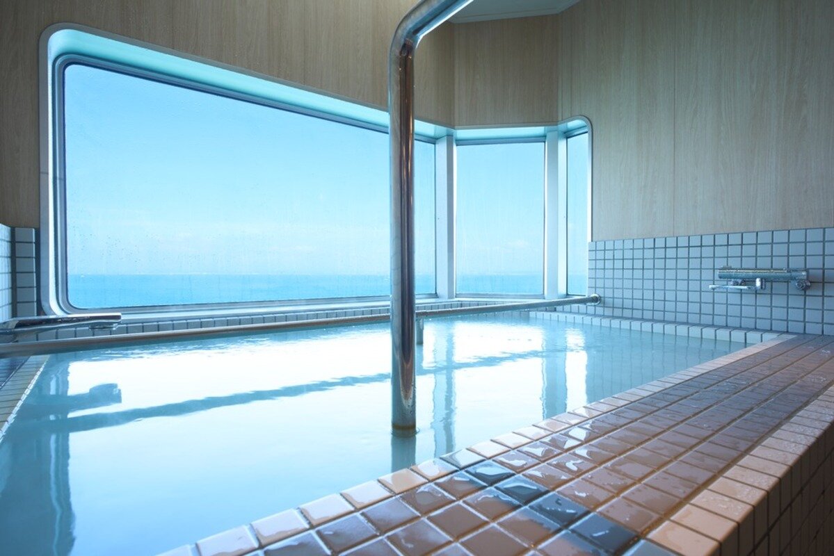 ホワイトイオン泉の展望風呂「雲の湯」