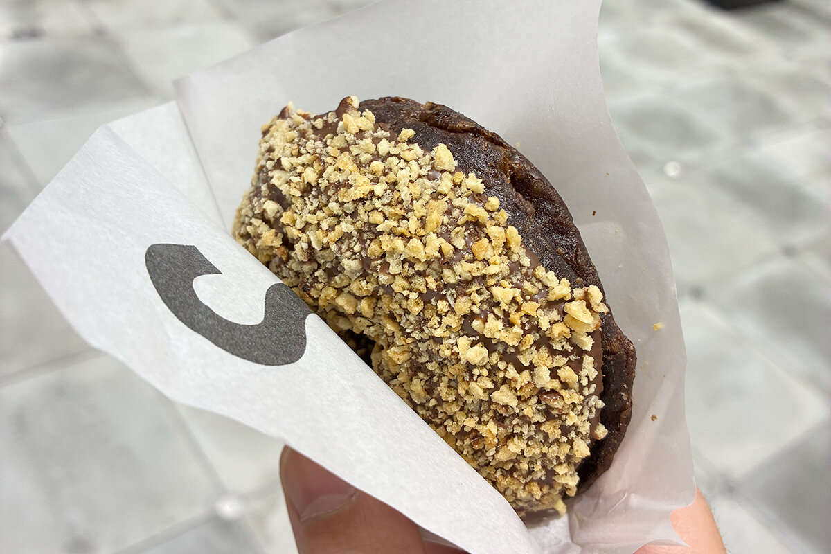 生ドーナツ専門店「I'm donut?」の韓国限定フレイバー（写真はクランチ）