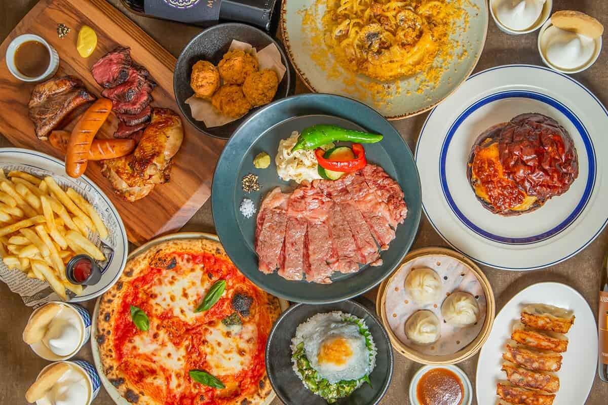 フードホール内の8店舗のメニューが食べ放題に